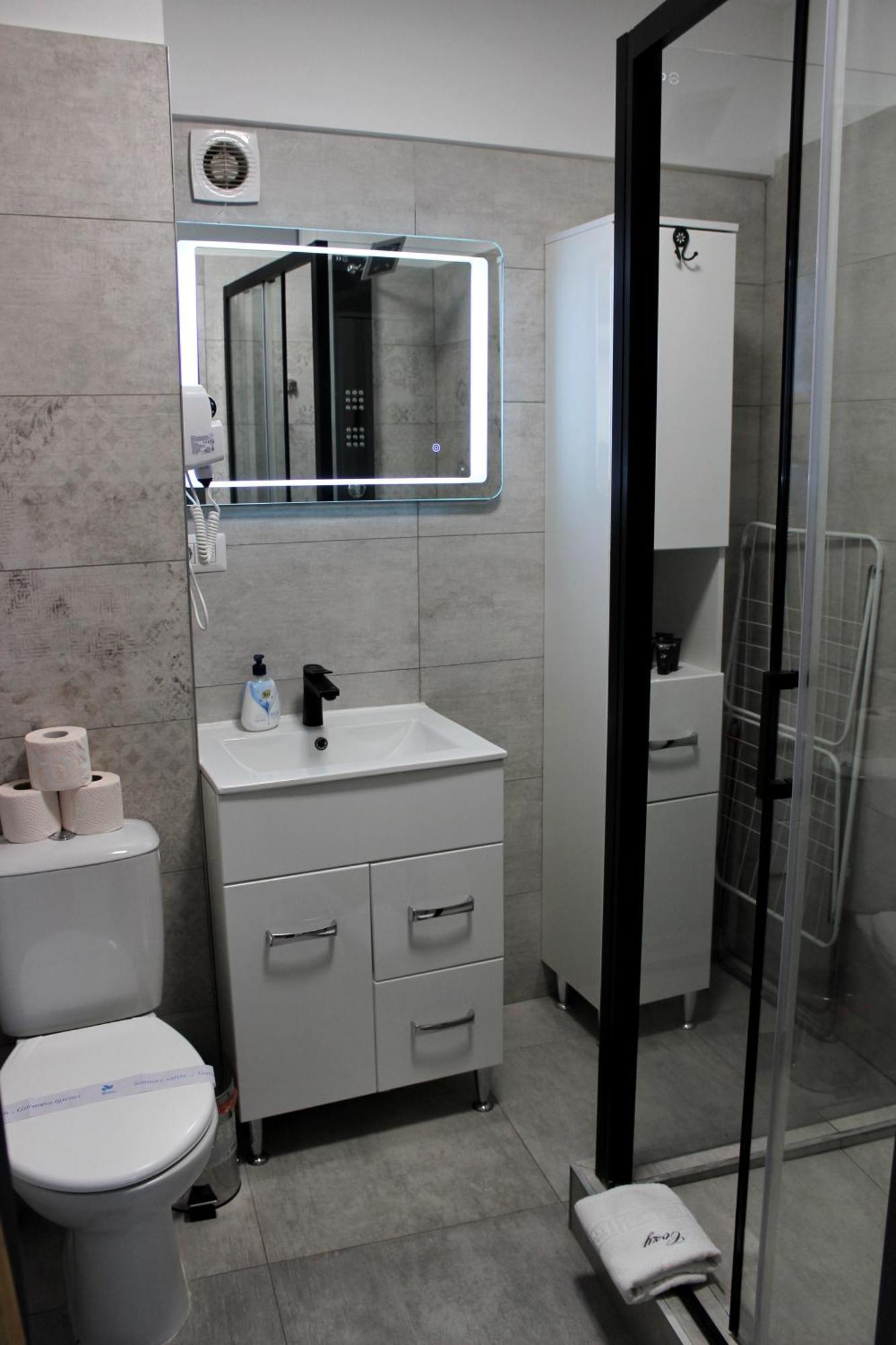 Cozy Apartments In Centre Of Suceava Near Kaufland And University Esterno foto