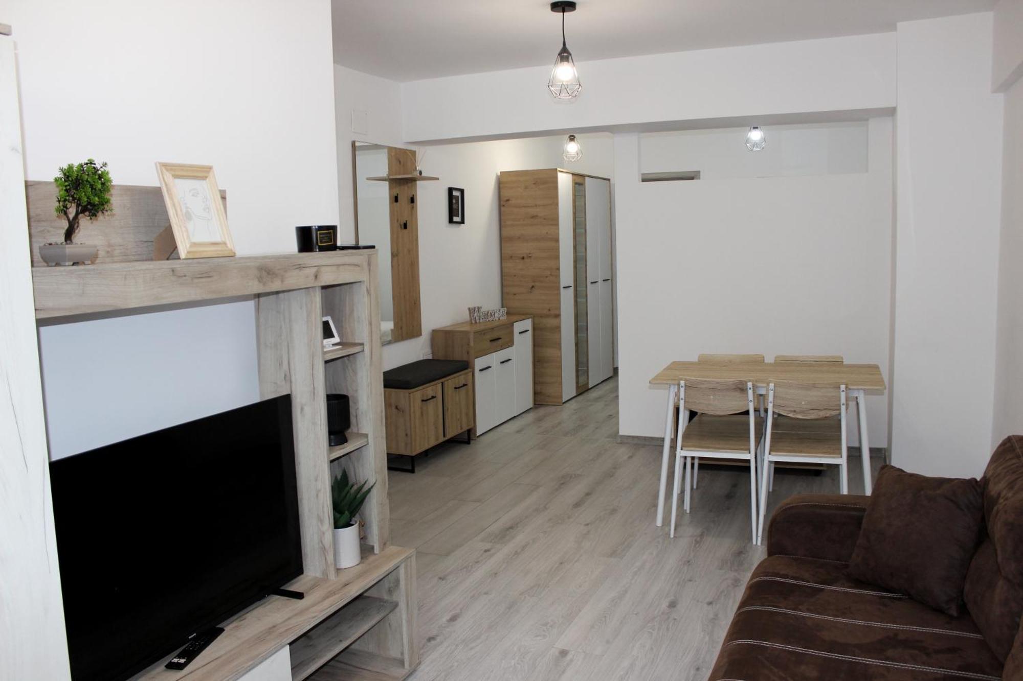 Cozy Apartments In Centre Of Suceava Near Kaufland And University Esterno foto