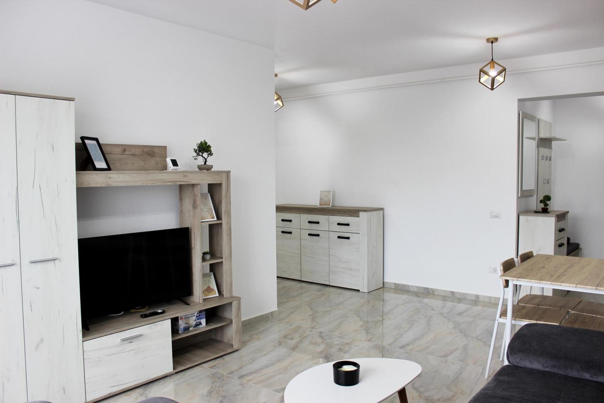 Cozy Apartments In Centre Of Suceava Near Kaufland And University Esterno foto